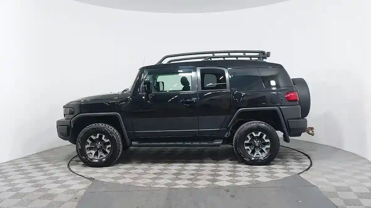 Toyota FJ Cruiser 2007 года за 10 250 000 тг. в Астана