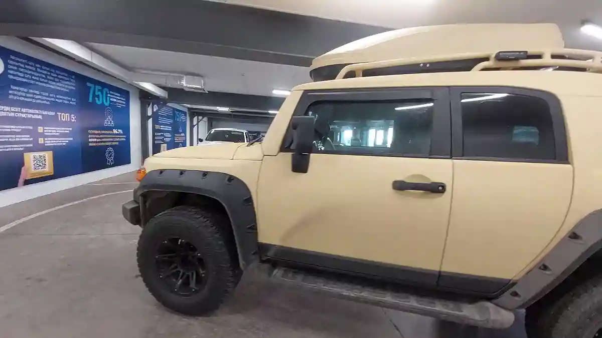 Toyota FJ Cruiser 2008 года за 16 000 000 тг. в Астана