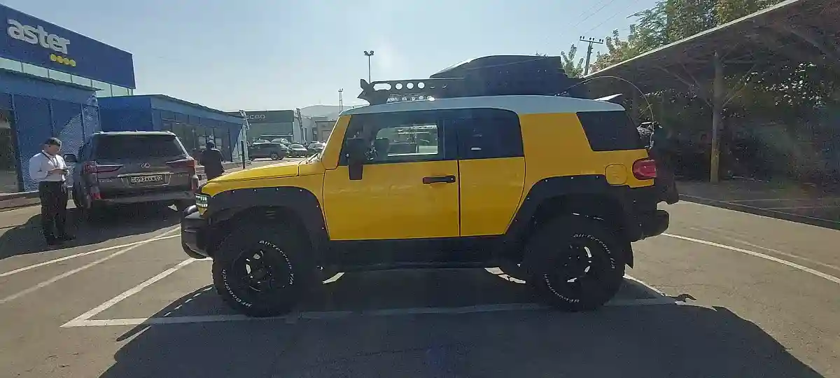 Toyota FJ Cruiser 2007 года за 16 000 000 тг. в Алматы