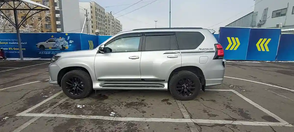 Toyota Land Cruiser Prado 2022 года за 37 000 000 тг. в Алматы