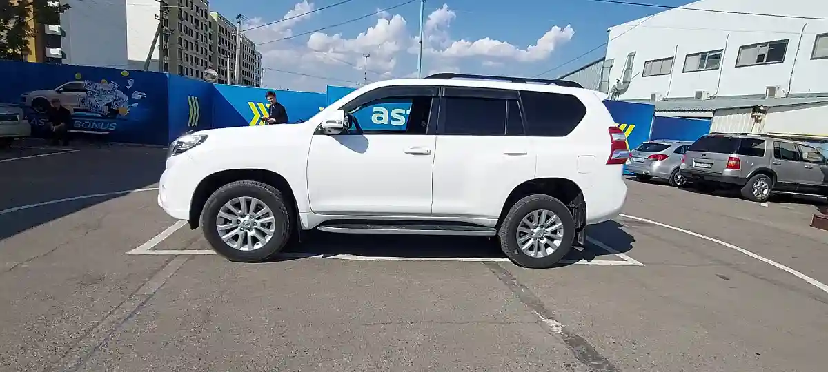 Toyota Land Cruiser Prado 2014 года за 21 000 000 тг. в Алматы