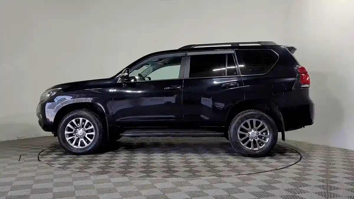 Toyota Land Cruiser Prado 2018 года за 23 900 000 тг. в Алматы