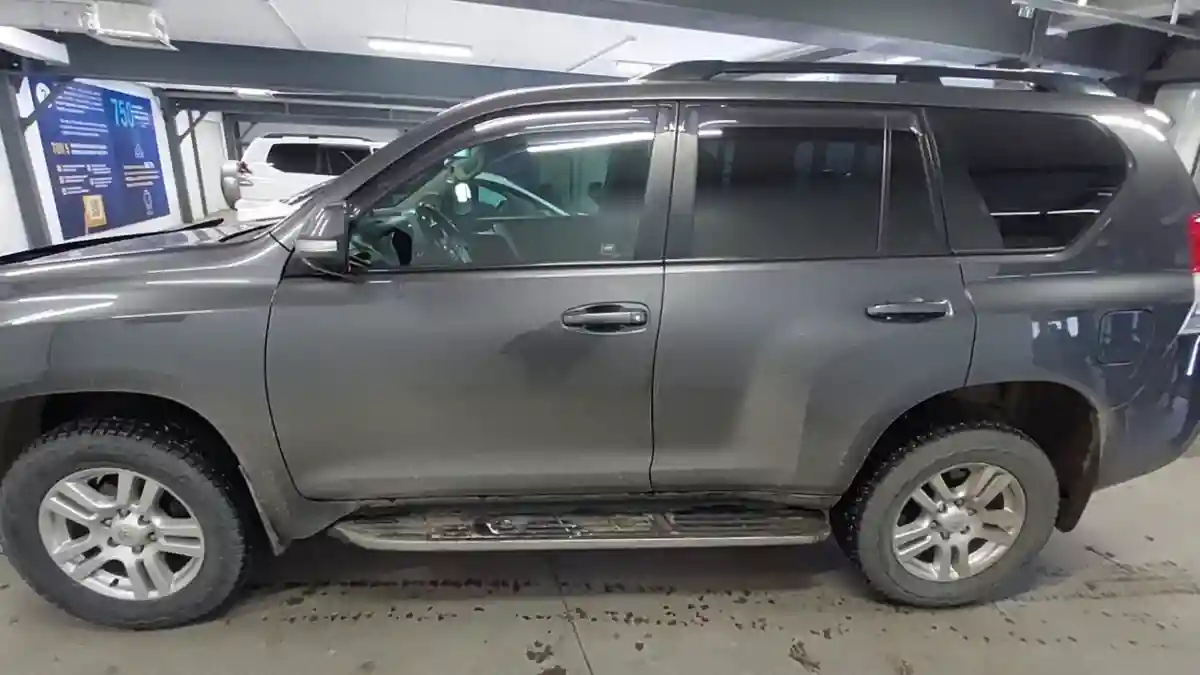 Toyota Land Cruiser Prado 2010 года за 19 000 000 тг. в Астана