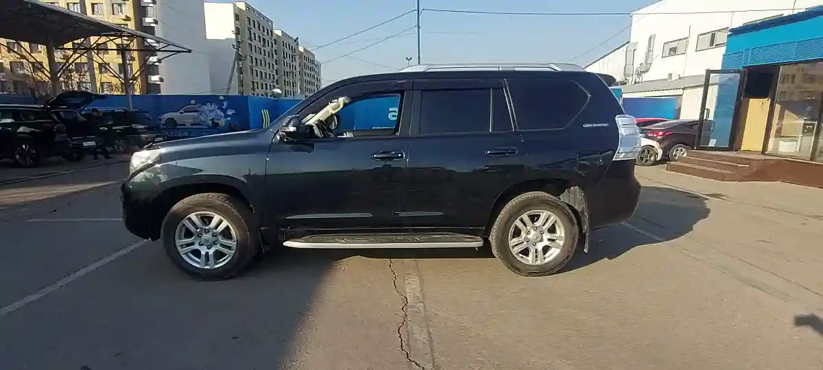 Toyota Land Cruiser Prado 2011 года за 17 500 000 тг. в Алматы