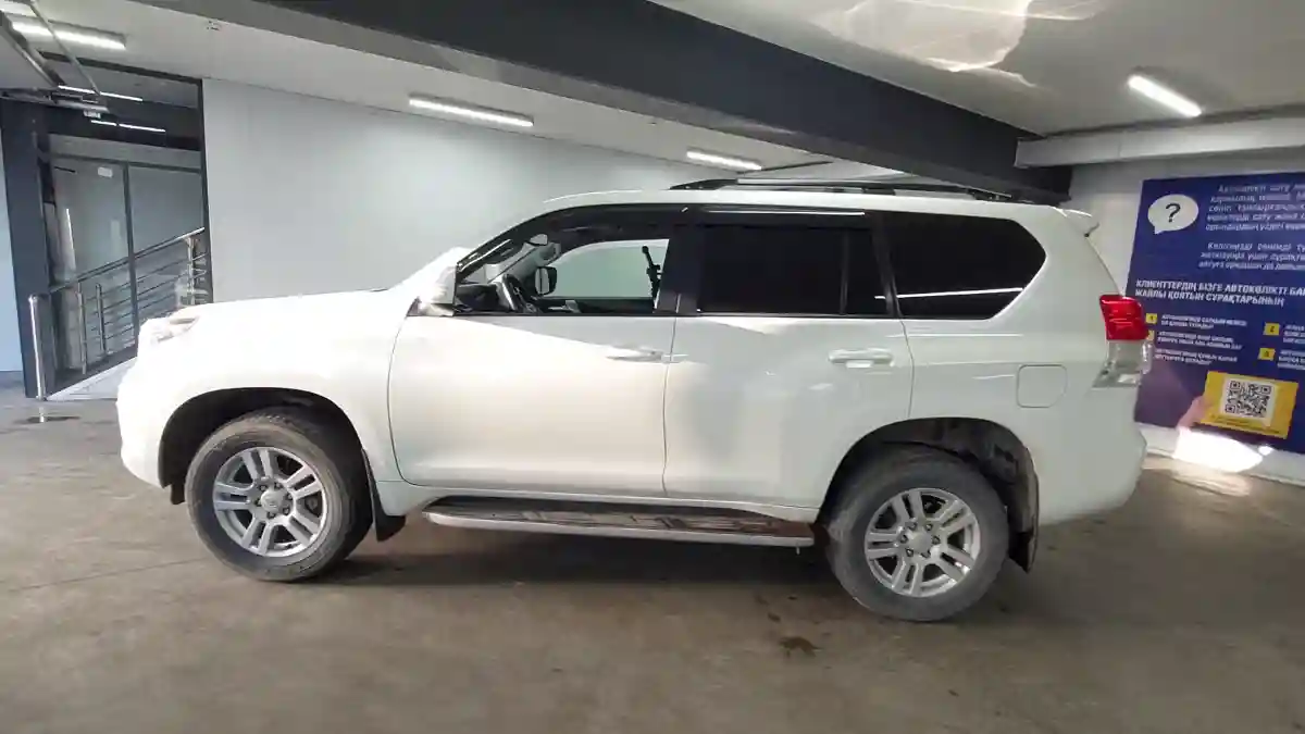 Toyota Land Cruiser Prado 2013 года за 16 000 000 тг. в Астана