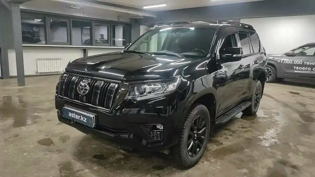 Toyota Land Cruiser Prado 2021 года за 30 000 000 тг. в Астана