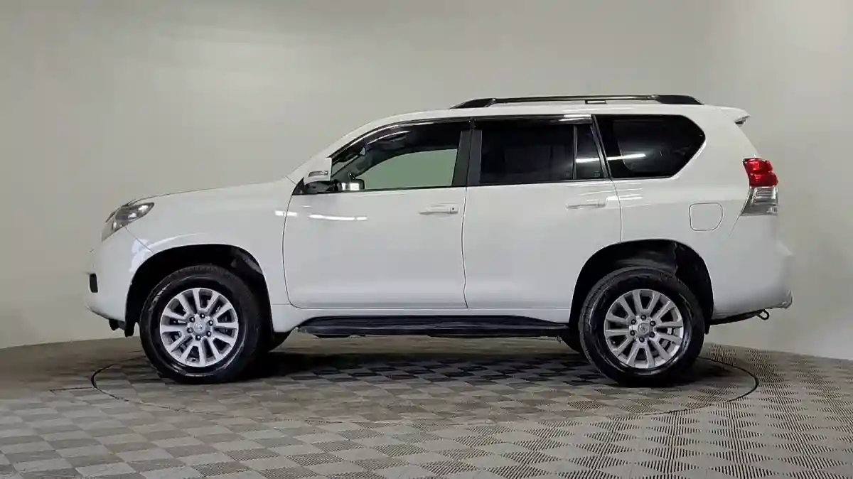 Toyota Land Cruiser Prado 2010 года за 16 490 000 тг. в Алматы