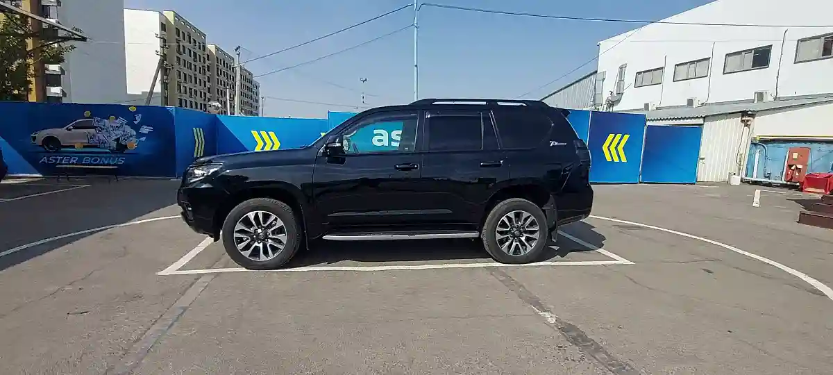 Toyota Land Cruiser Prado 2021 года за 32 500 000 тг. в Алматы