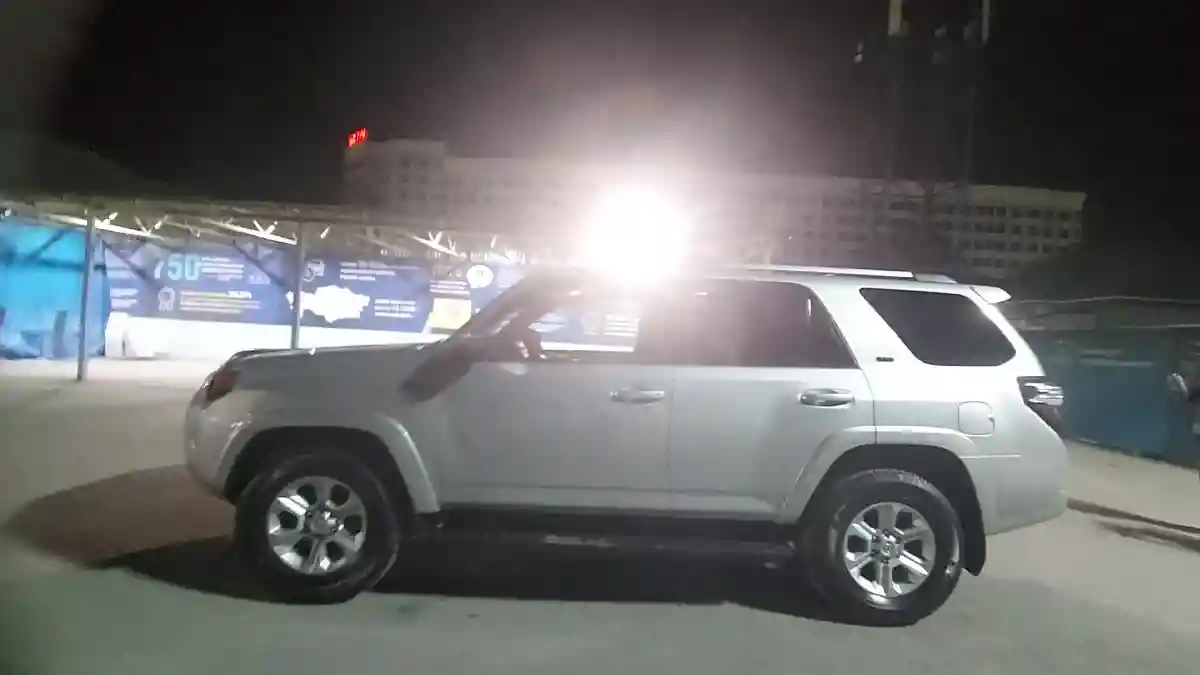 Toyota 4Runner 2020 года за 23 000 000 тг. в Шымкент