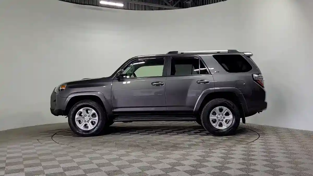 Toyota 4Runner 2019 года за 18 800 000 тг. в Алматы