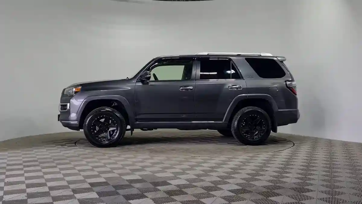Toyota 4Runner 2014 года за 18 500 000 тг. в Алматы