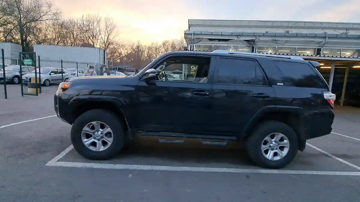 Toyota 4Runner 2017 года за 19 500 000 тг. в Алматы