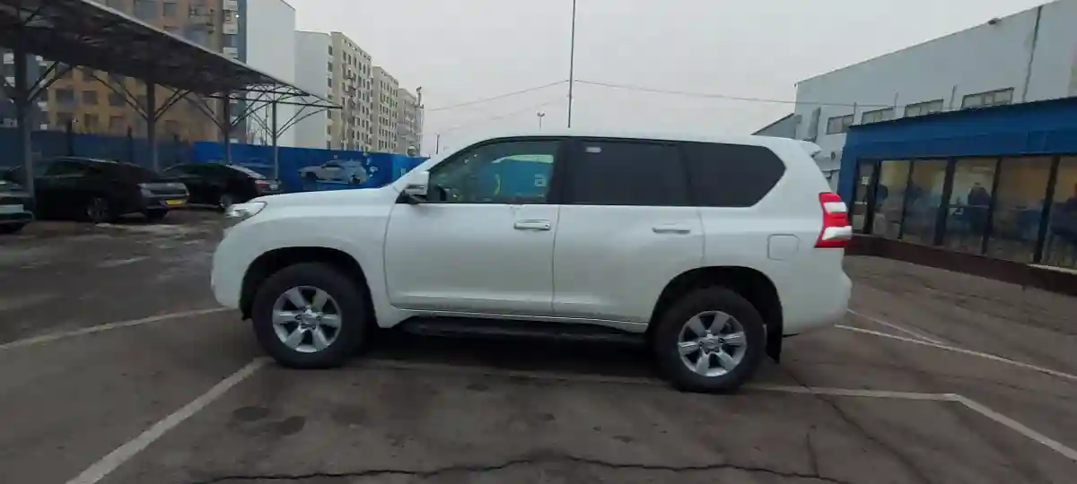 Toyota Land Cruiser Prado 2016 года за 16 000 000 тг. в Алматы