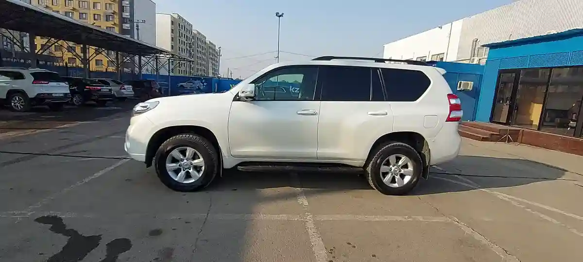 Toyota Land Cruiser Prado 2015 года за 17 500 000 тг. в Алматы