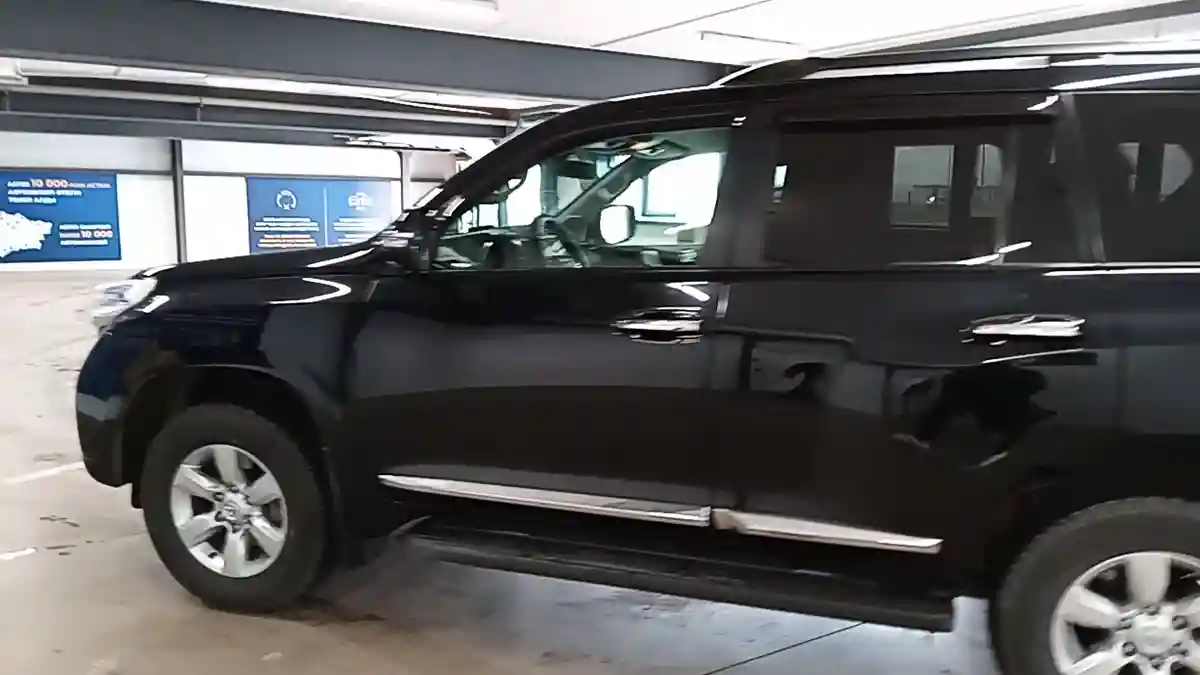 Toyota Land Cruiser Prado 2016 года за 17 300 000 тг. в Астана