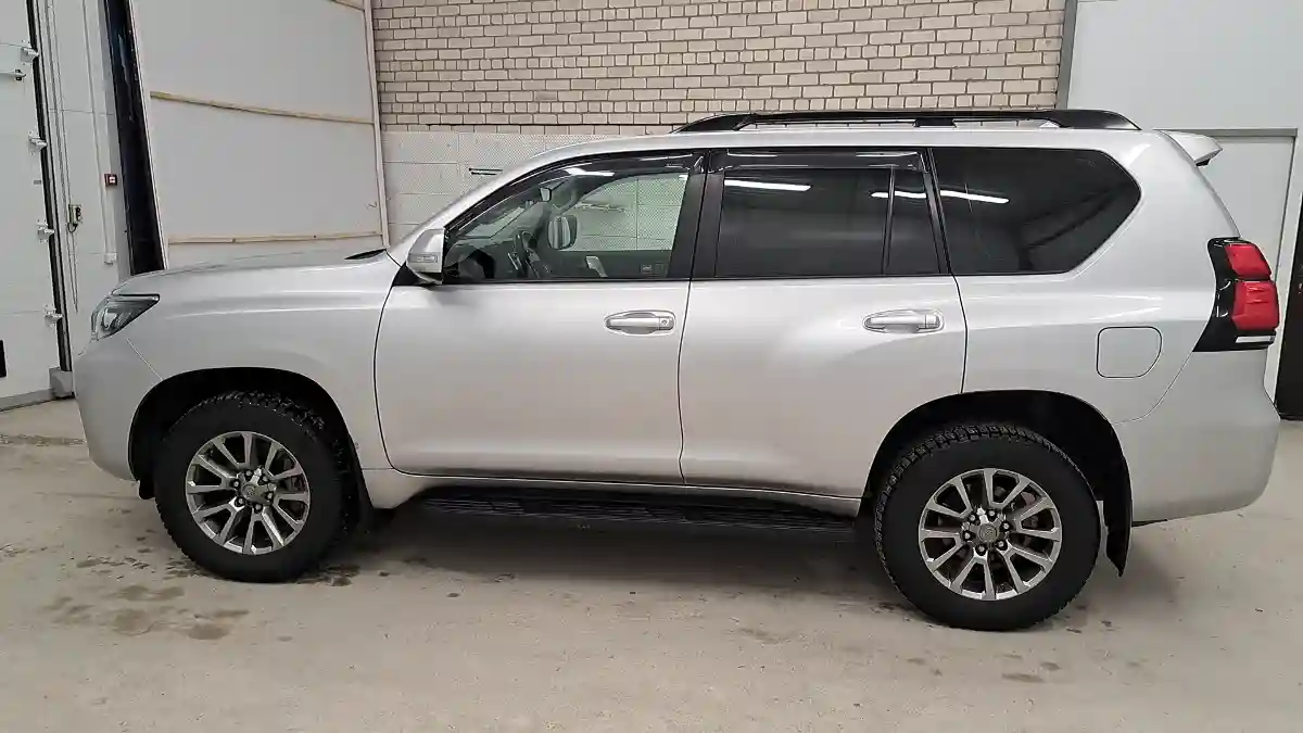 Toyota Land Cruiser Prado 2020 года за 25 400 000 тг. в Актобе