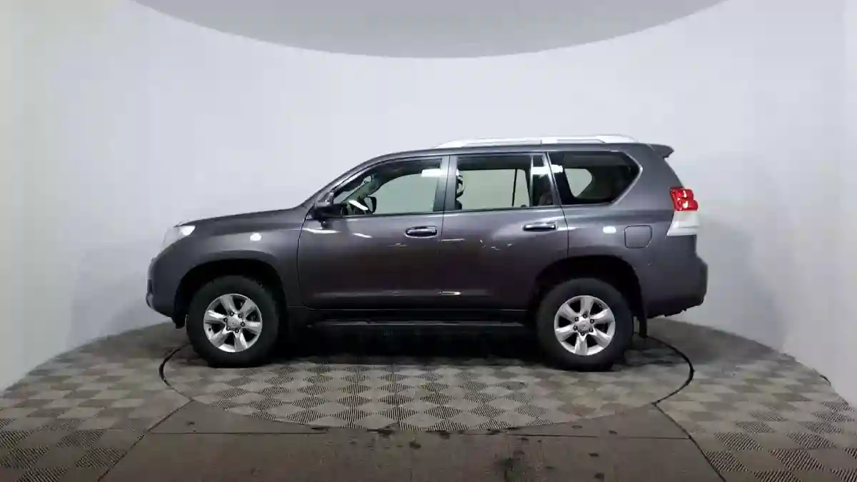 Toyota Land Cruiser Prado 2013 года за 16 790 000 тг. в Астана