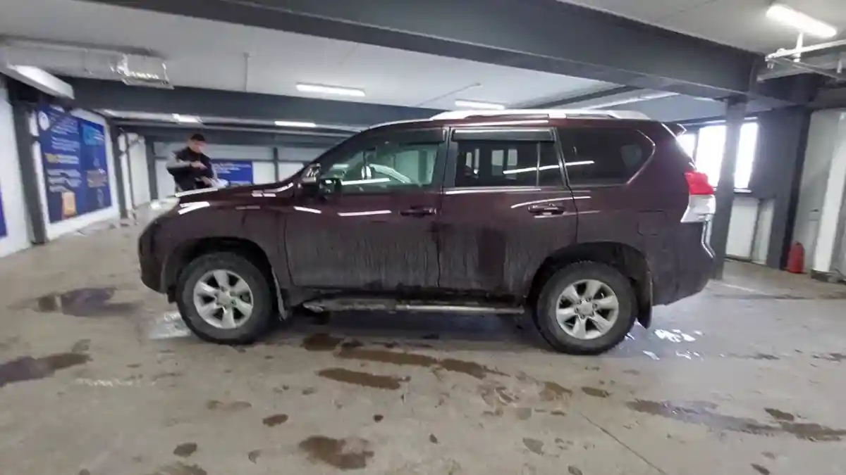 Toyota Land Cruiser Prado 2013 года за 17 000 000 тг. в Астана