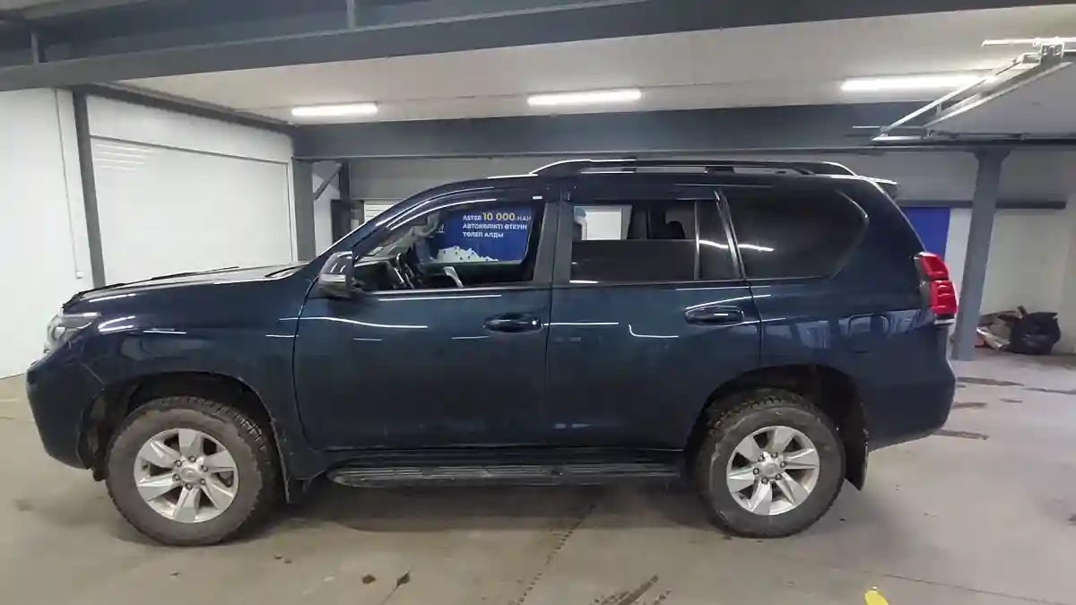 Toyota Land Cruiser Prado 2017 года за 25 500 000 тг. в Астана