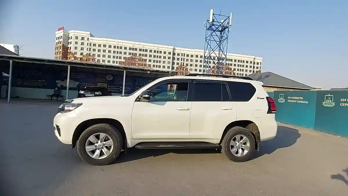 Toyota Land Cruiser Prado 2020 года за 28 000 000 тг. в Шымкент