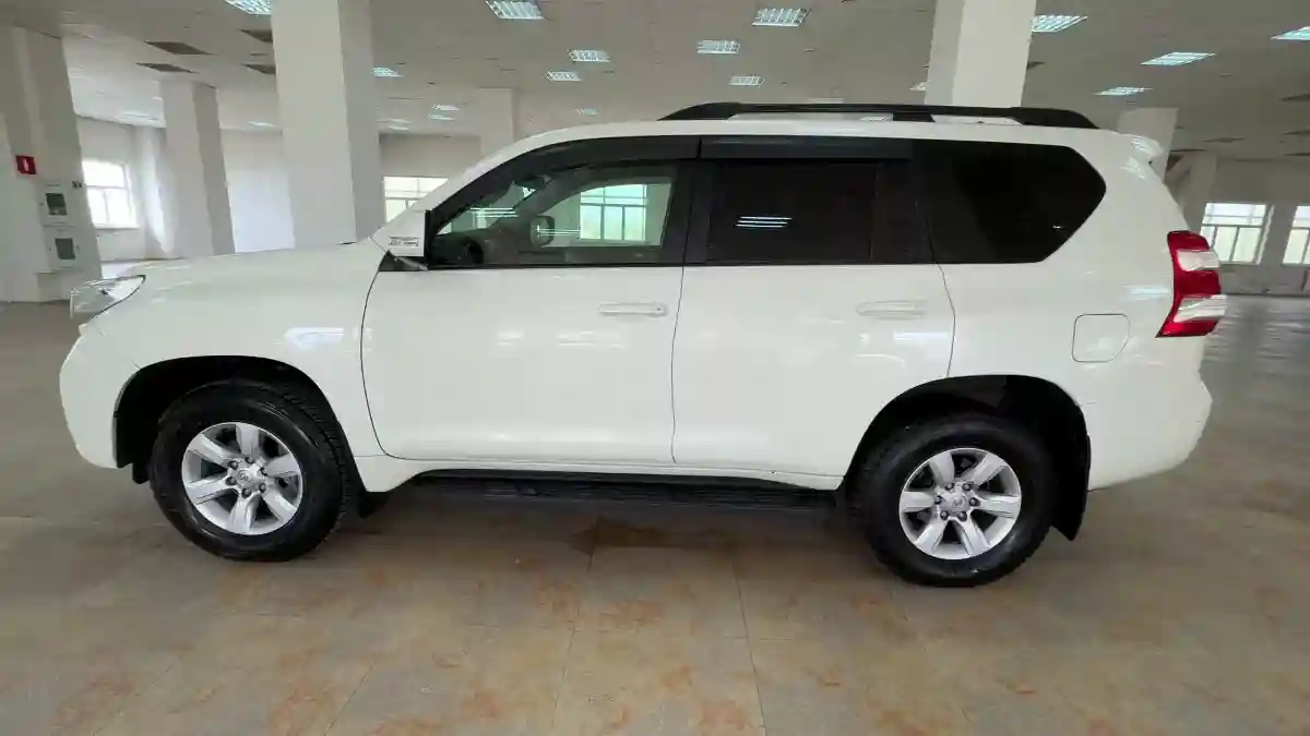 Toyota Land Cruiser Prado 2015 года за 16 590 000 тг. в Актобе