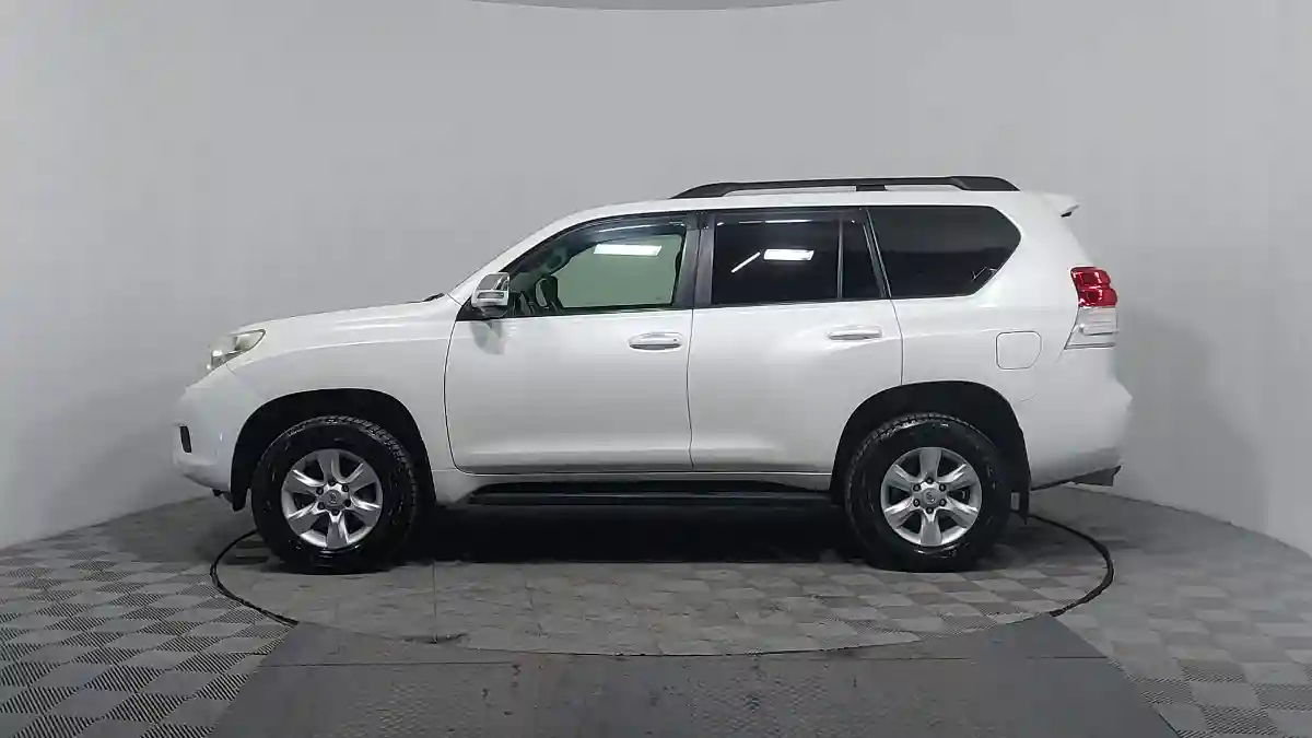 Toyota Land Cruiser Prado 2011 года за 13 990 000 тг. в Астана