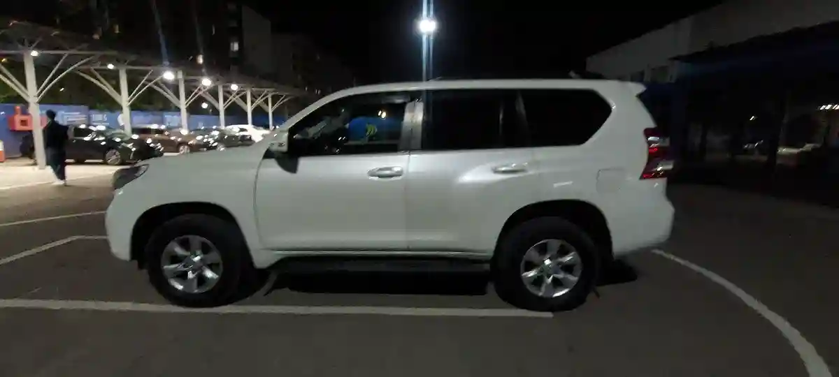 Toyota Land Cruiser Prado 2013 года за 15 000 000 тг. в Алматы