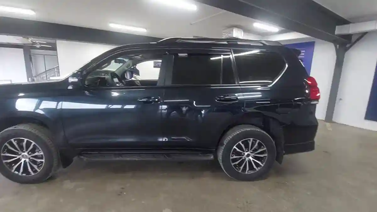 Toyota Land Cruiser Prado 2013 года за 13 900 000 тг. в Астана