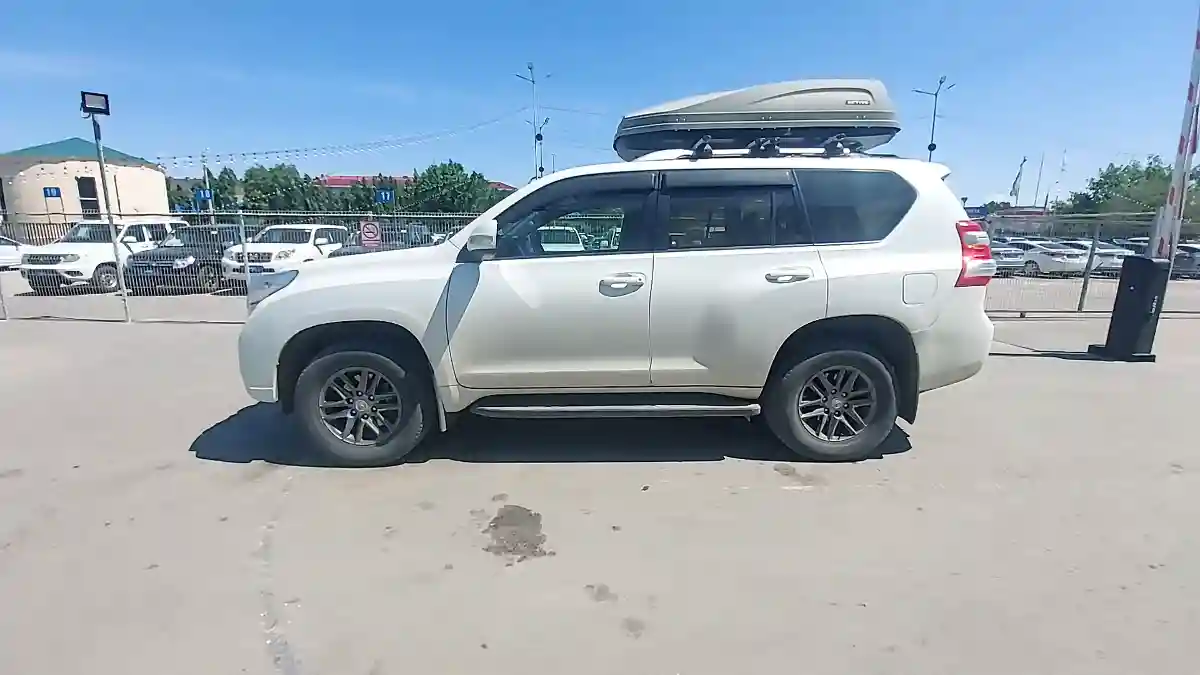 Toyota Land Cruiser Prado 2014 года за 19 000 000 тг. в Актобе