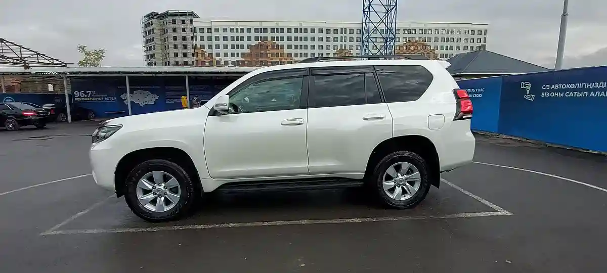 Toyota Land Cruiser Prado 2019 года за 20 500 000 тг. в Алматы