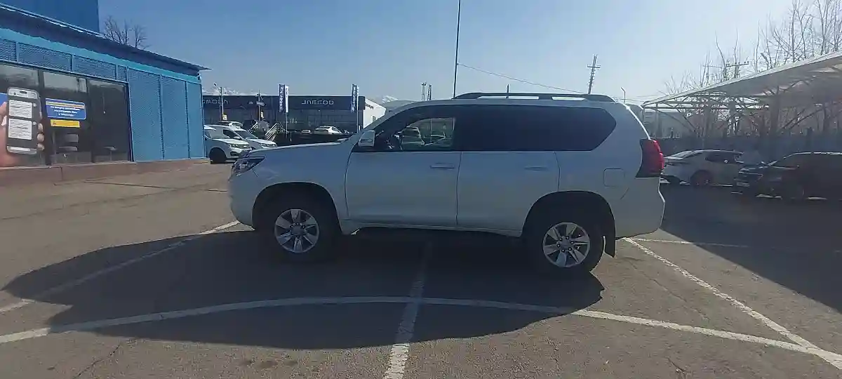 Toyota Land Cruiser Prado 2020 года за 26 000 000 тг. в Алматы