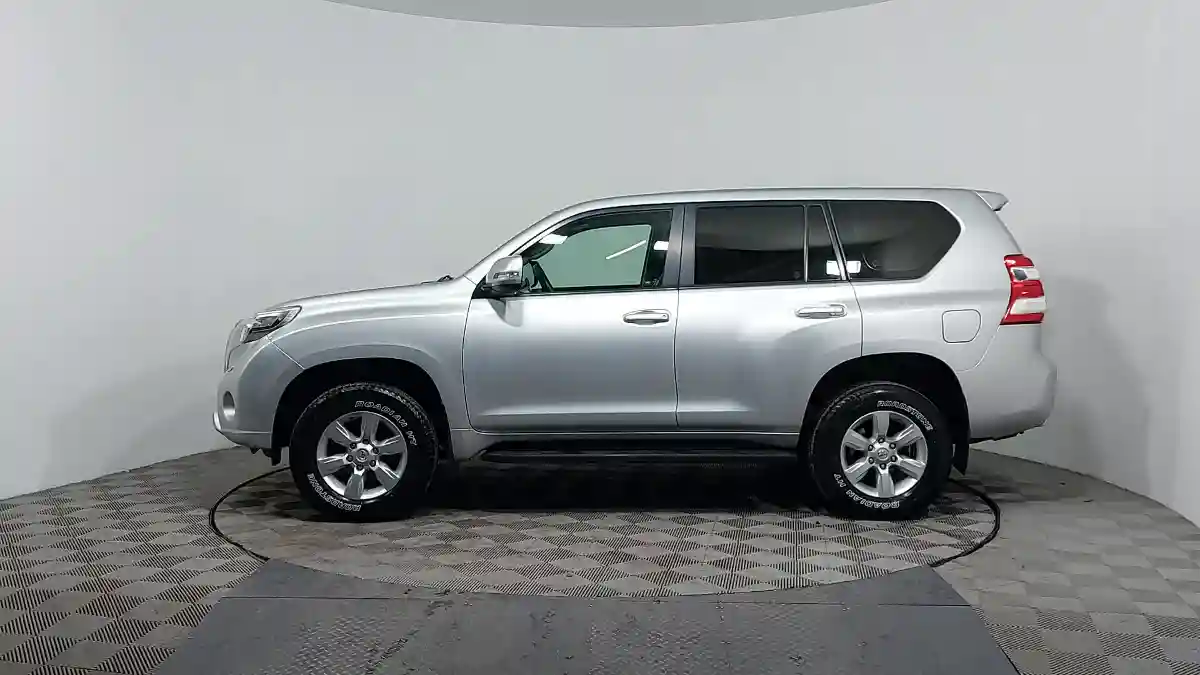 Toyota Land Cruiser Prado 2015 года за 17 290 000 тг. в Астана