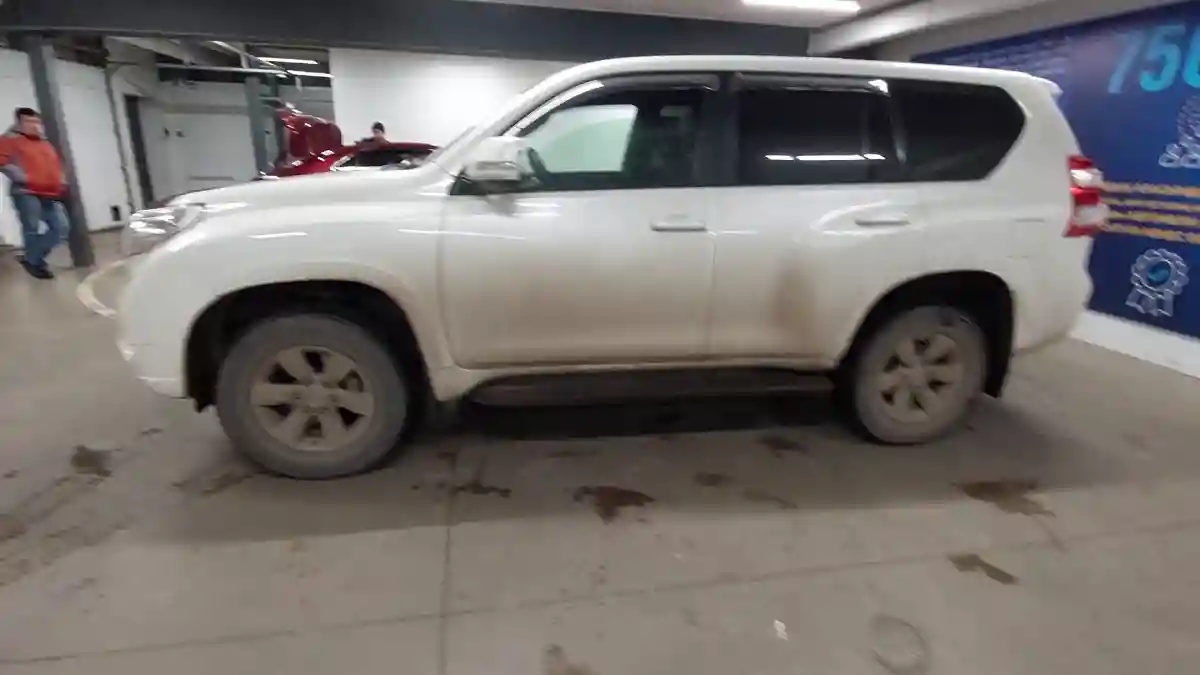 Toyota Land Cruiser Prado 2016 года за 17 000 000 тг. в Астана