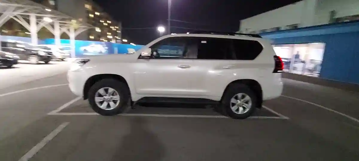 Toyota Land Cruiser Prado 2019 года за 22 000 000 тг. в Алматы