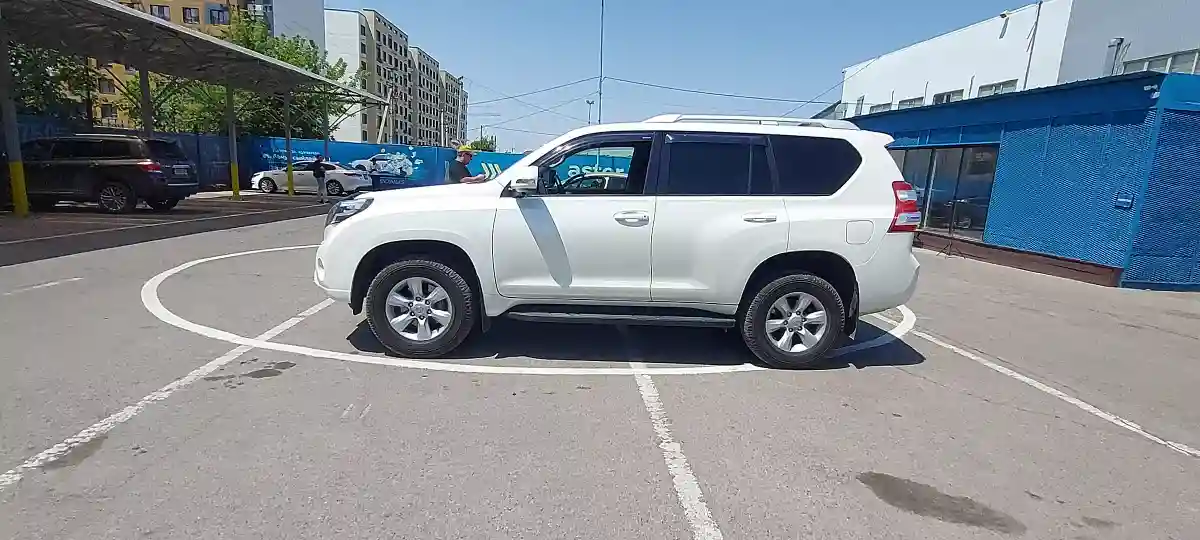 Toyota Land Cruiser Prado 2013 года за 17 000 000 тг. в Алматы