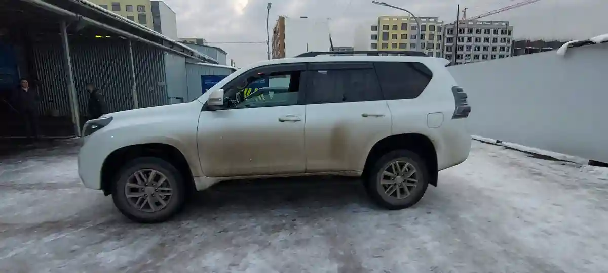 Toyota Land Cruiser Prado 2017 года за 22 000 000 тг. в Алматы