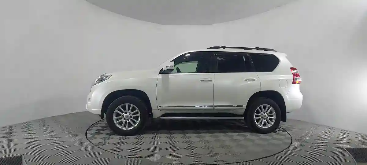 Toyota Land Cruiser Prado 2014 года за 18 948 000 тг. в Атырау