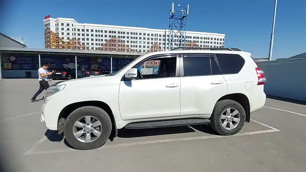 Toyota Land Cruiser Prado 2015 года за 18 000 000 тг. в Шымкент