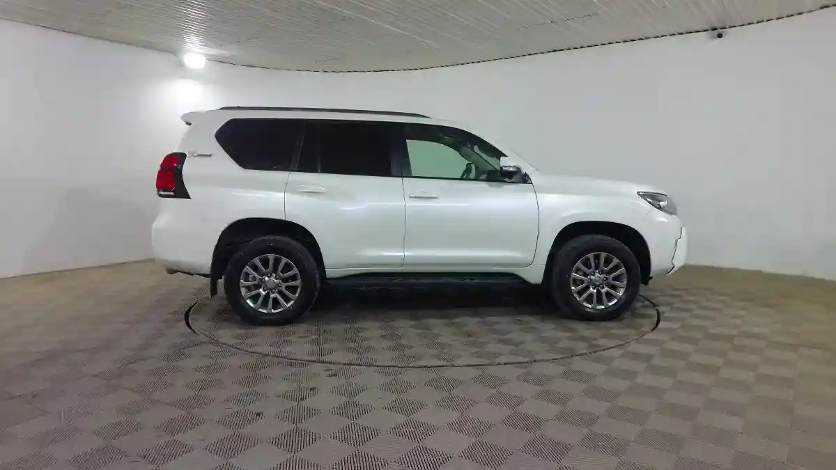 Toyota Land Cruiser Prado 2017 года за 21 990 000 тг. в Шымкент