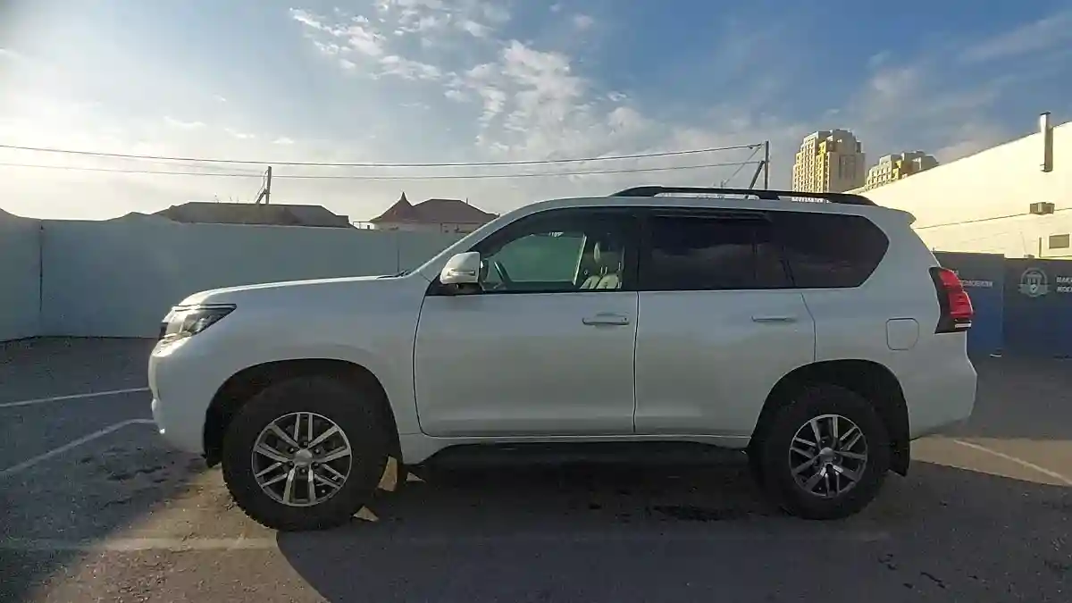Toyota Land Cruiser Prado 2021 года за 29 000 000 тг. в Шымкент