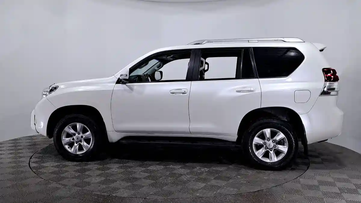 Toyota Land Cruiser Prado 2012 года за 13 400 000 тг. в Астана