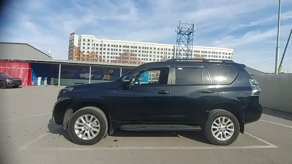 Toyota Land Cruiser Prado 2017 года за 19 000 000 тг. в Шымкент