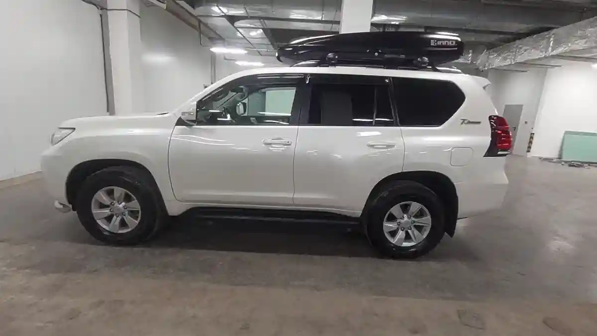 Toyota Land Cruiser Prado 2021 года за 23 490 000 тг. в Астана