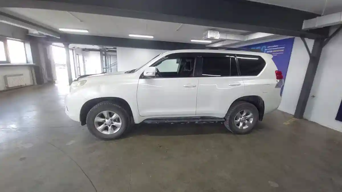 Toyota Land Cruiser Prado 2011 года за 14 000 000 тг. в Астана