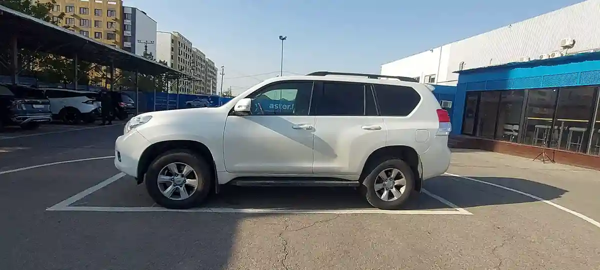 Toyota Land Cruiser Prado 2013 года за 14 000 000 тг. в Алматы