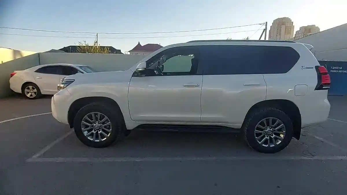 Toyota Land Cruiser Prado 2021 года за 28 000 000 тг. в Шымкент