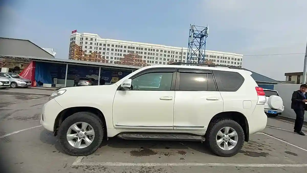 Toyota Land Cruiser Prado 2010 года за 14 000 000 тг. в Шымкент