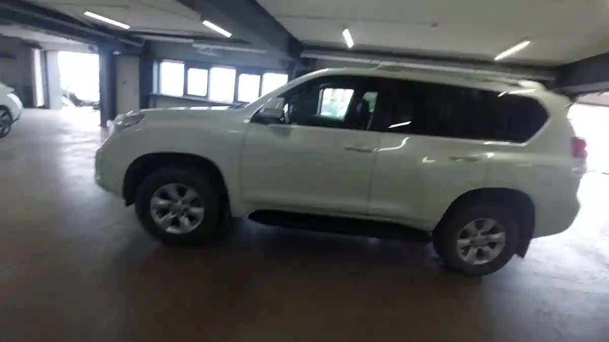Toyota Land Cruiser Prado 2013 года за 17 000 000 тг. в Астана