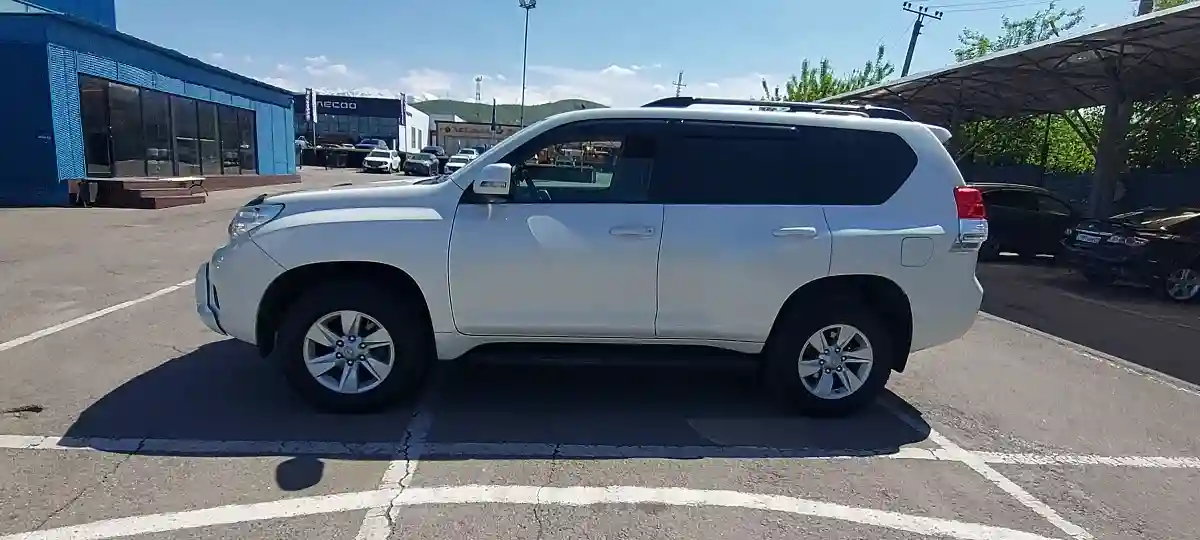 Toyota Land Cruiser Prado 2010 года за 15 200 000 тг. в Алматы