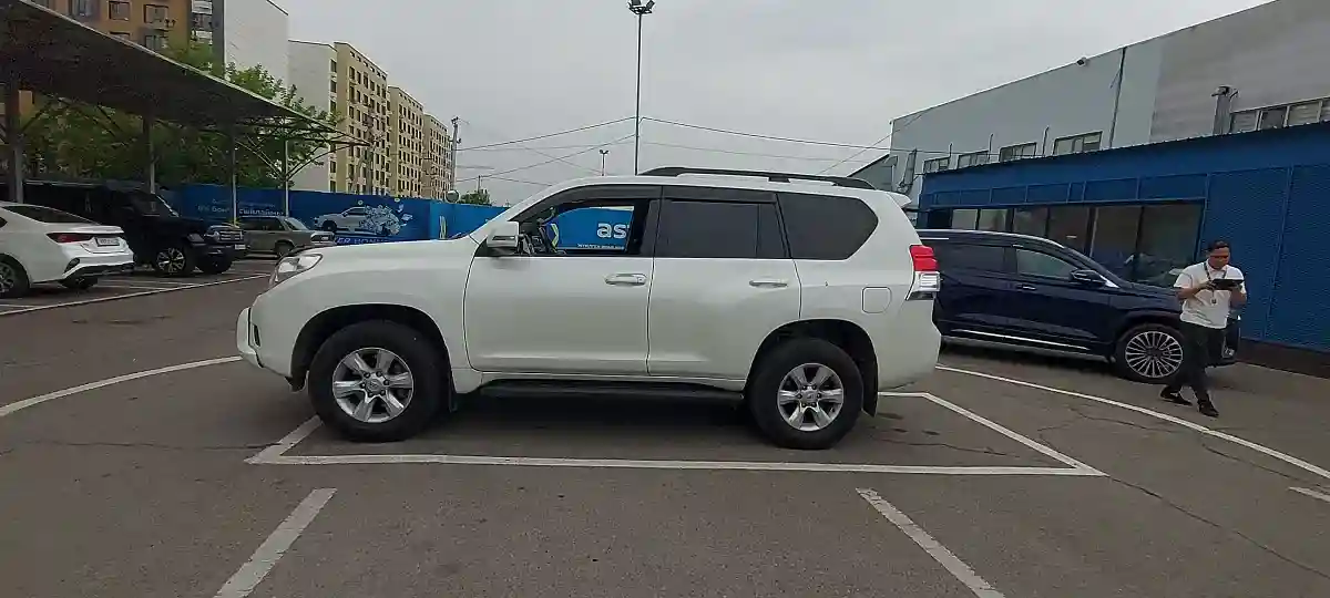 Toyota Land Cruiser Prado 2011 года за 13 800 000 тг. в Алматы